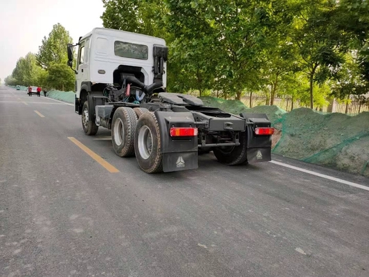 Sinotruk Used and Tractor Truck Tow Trailer 6*4 with Manual Transmission Type
