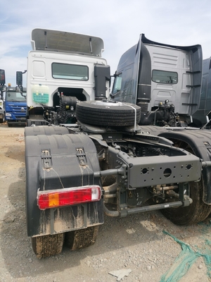 Second-Hand Used Diesel Heavy Duty 371HP Tractor Truck Tow with Tubeless Tire Design