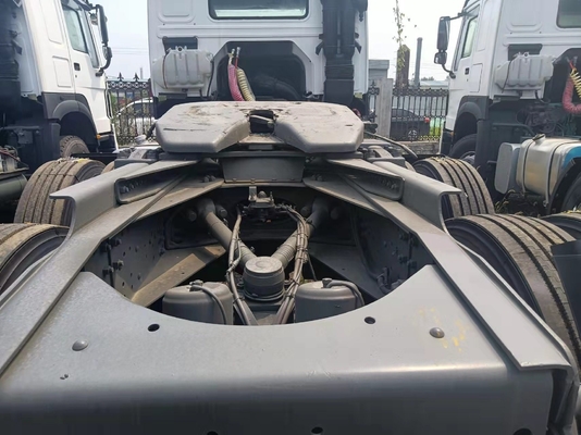 10 Wheeler Used Tractor Truck HOWO Truck Head 376-420HP with Tubeless Tire Design