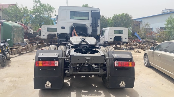 Tubeless Tire Design Used Sinotruk HOWO 371 Truck Head Tractor Dump Truck at Discount