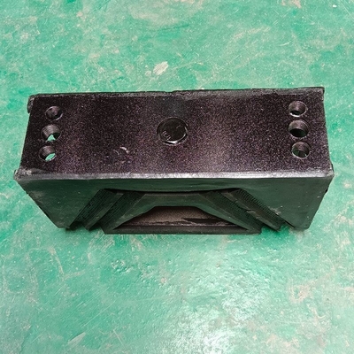 Wheel Driving System Parts Sinotruk HOWO Truck Engine Bracket Rubber Mounting Az9725590031