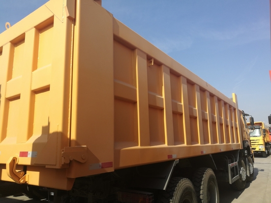 Heavy Duty Sinotruk HOWO Tipper Truck with Manual Transmission
