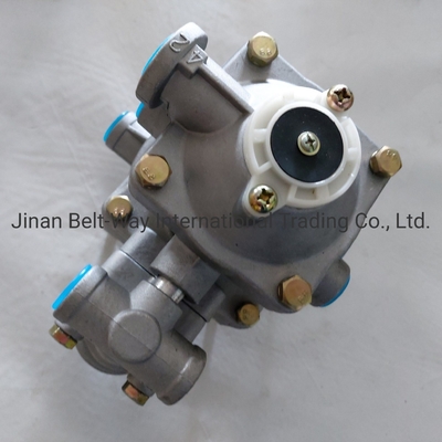 Trailer Control Valve Wg9000360180 for Sinotruk HOWO Truck Parts in South Asia Market